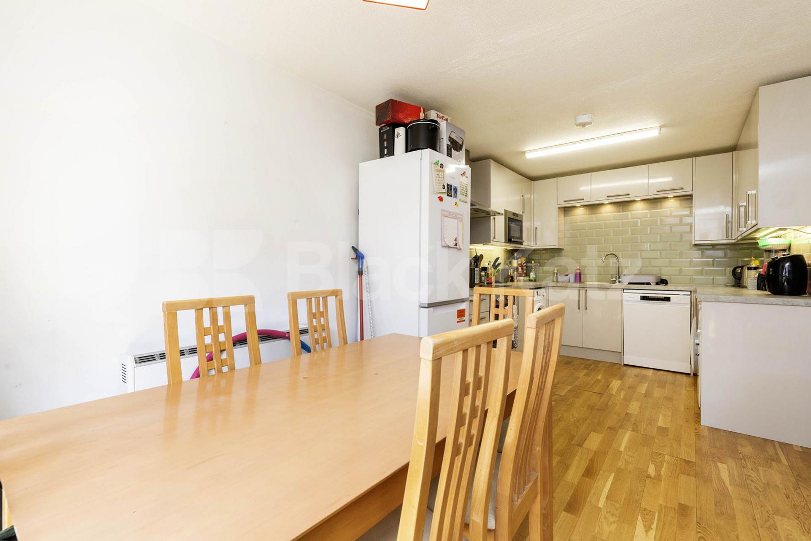 			3 Bedroom, 1 bath, 1 reception Flat			 Portland Road, Tottenham / Seven Sisters